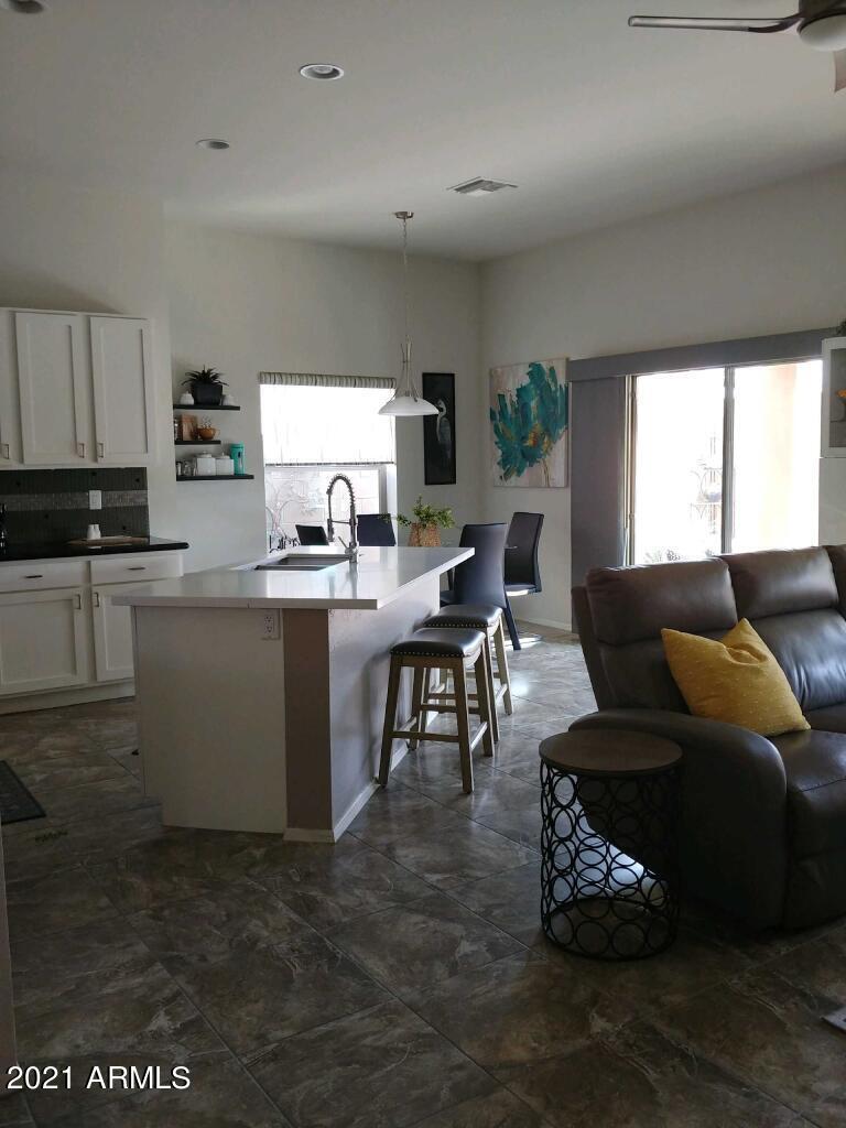 3113 East Danbury Road, Unit 25 Phoenix, AZ 85032 - Photo 5 of 17 948FF06E-F8EE-4A0C-84AA-707EBA4980BA
