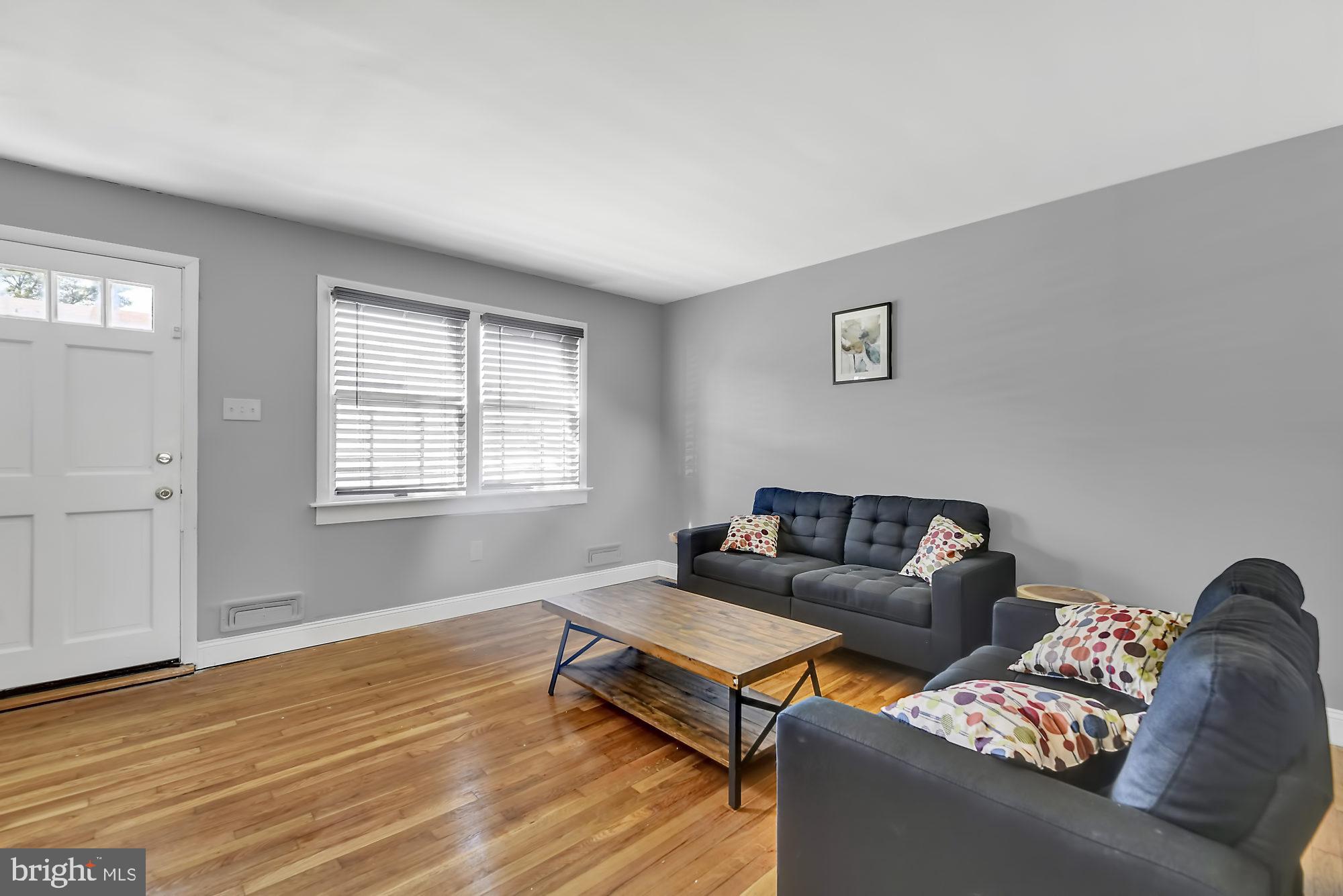 601 Charraway Road Baltimore, MD 21229 - Photo 2 of 26