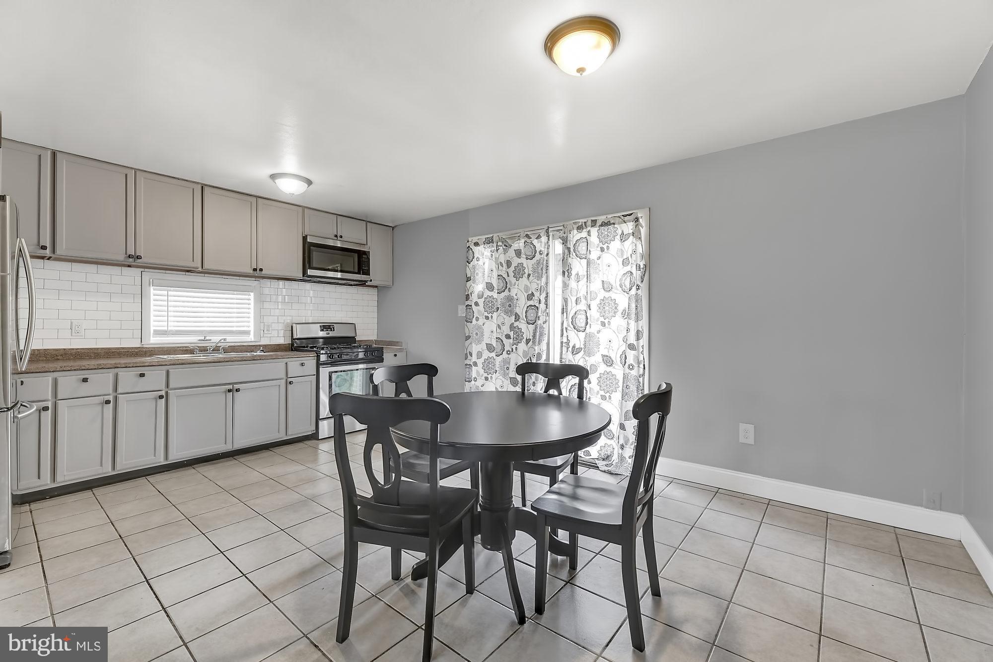 601 Charraway Road Baltimore, MD 21229 - Photo 4 of 26