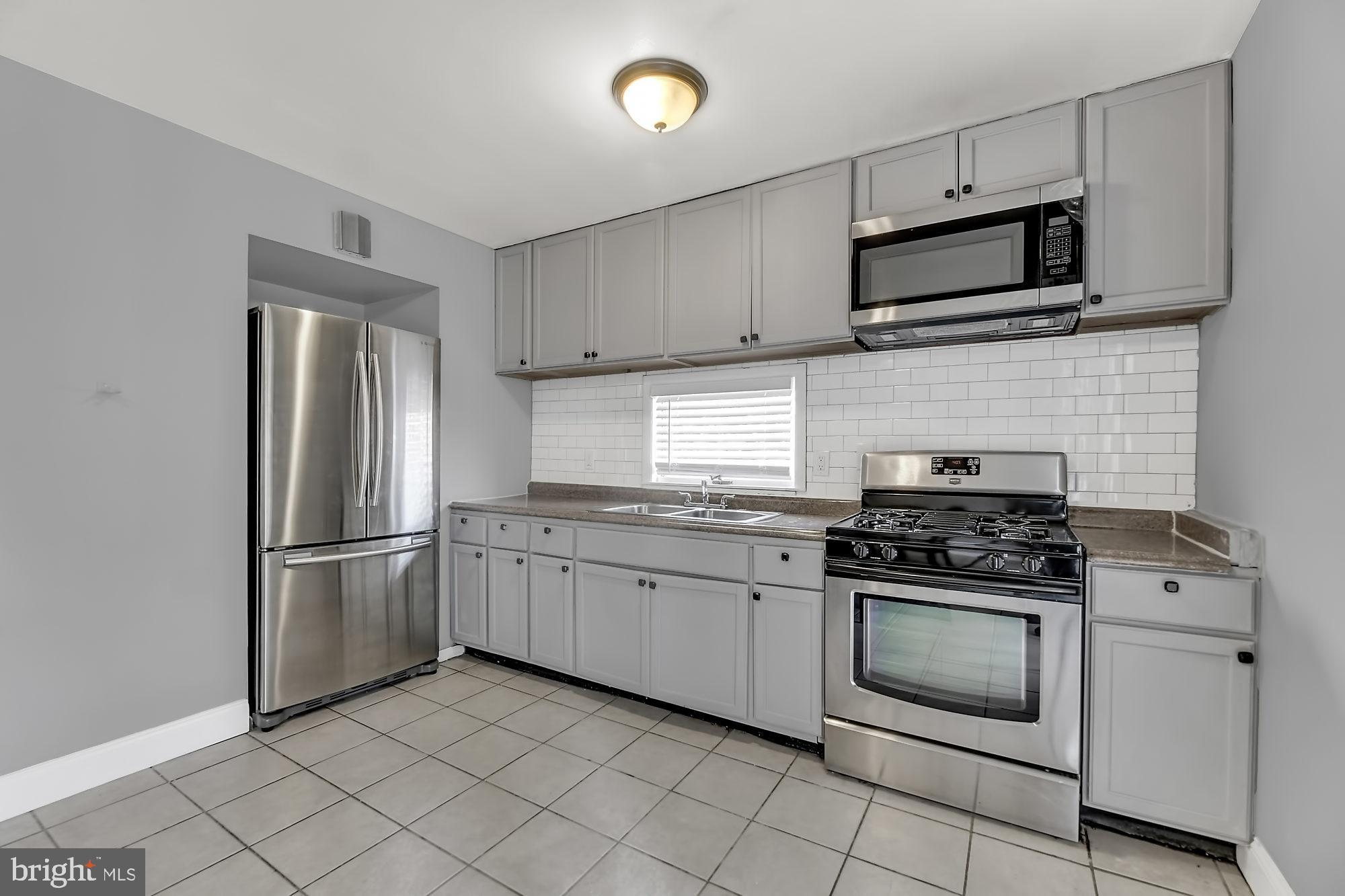 601 Charraway Road Baltimore, MD 21229 - Photo 7 of 26