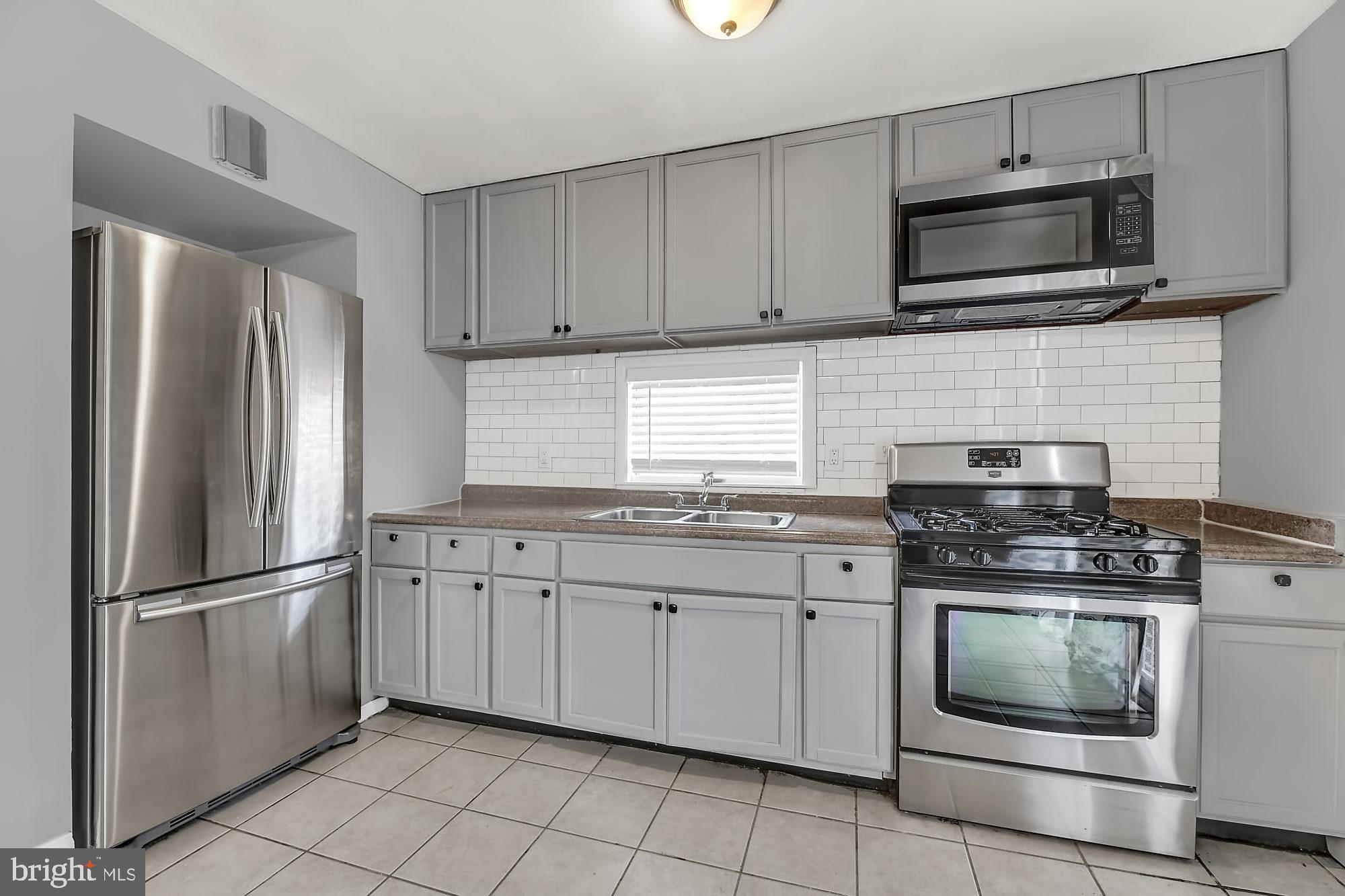 601 Charraway Road Baltimore, MD 21229 - Photo 8 of 26