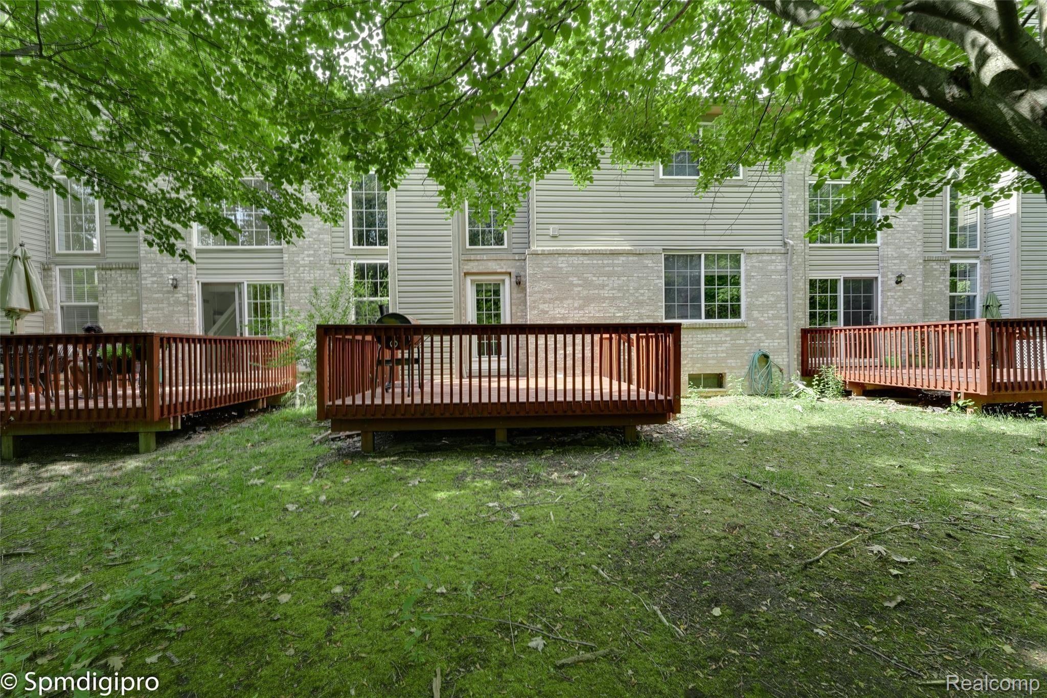 41687 Glade Road Canton, MI 48187 - Photo 6 of 59 41687 glade rd canton-8.jpg