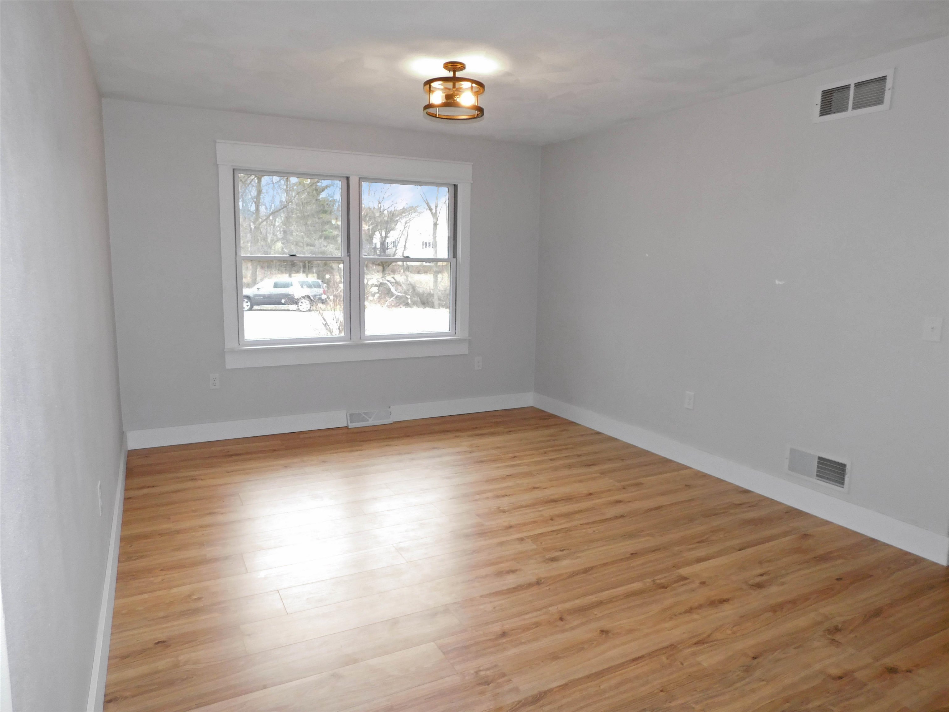 12588 North Gate Road Roscoe, IL 61073 - Photo 9 of 46 Gallery Image 9