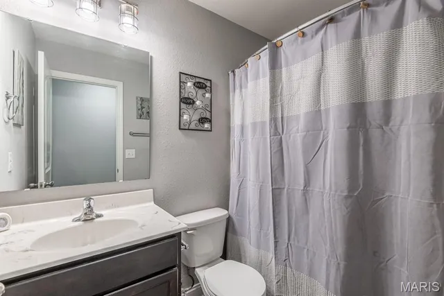 $298,000 | 8 Rockshire Landing, Herculaneum, MO 63048