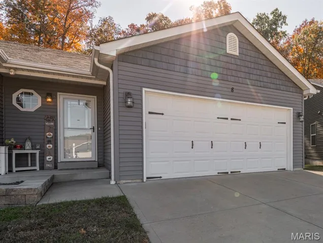 $298,000 | 8 Rockshire Landing, Herculaneum, MO 63048