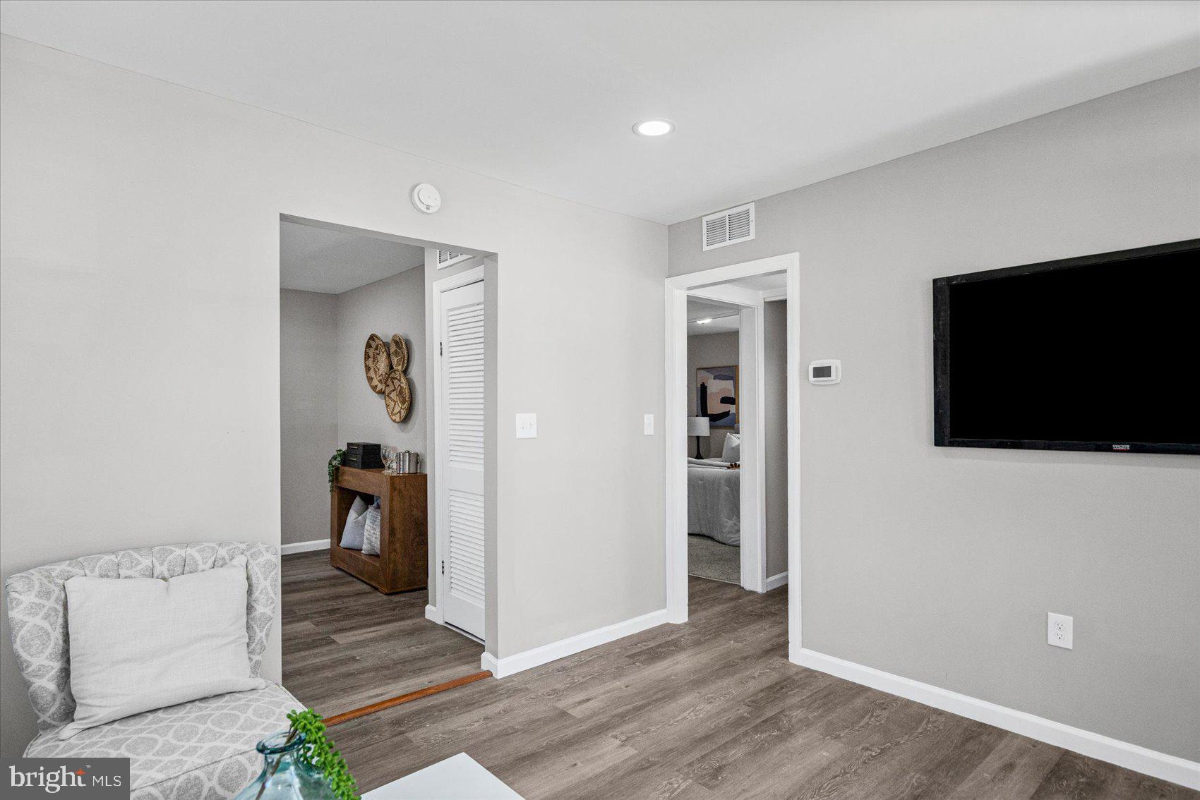 567 Compass Road East Baltimore, MD 21220 - Photo 10 of 32