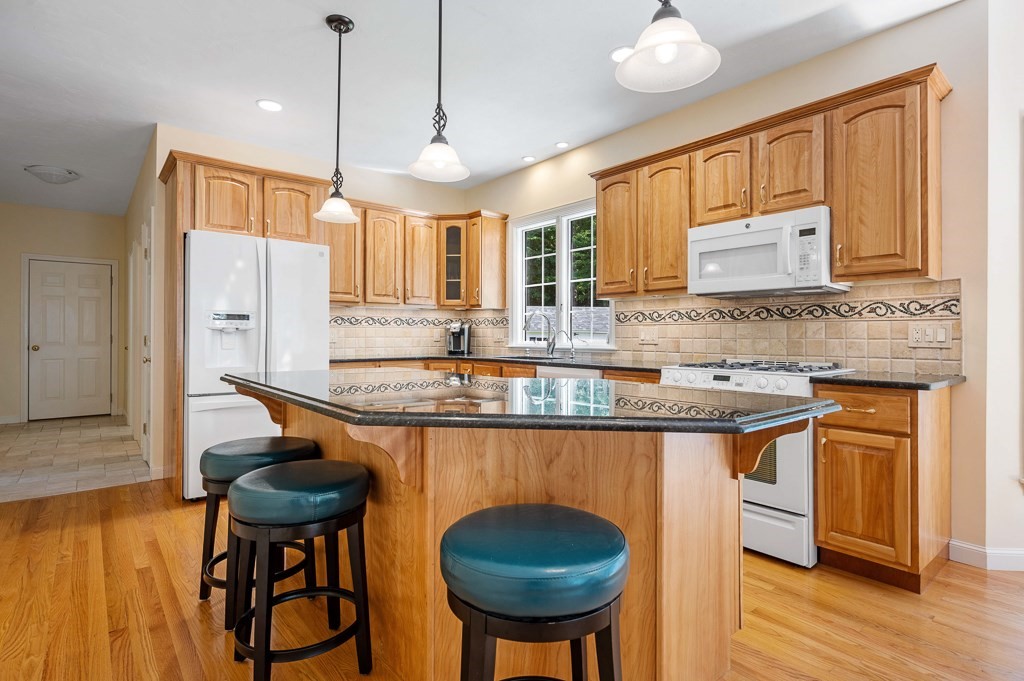 29 Upland Road Ashland, MA 01721 - Photo 10 of 40 Gallery Image 10