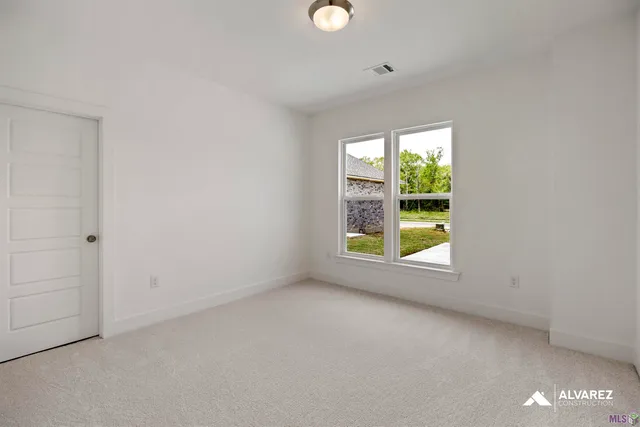 $370,990 | 18960 Frankel Avenue, Zachary, LA 70791