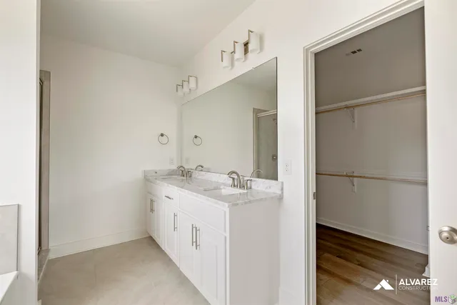 $370,990 | 18960 Frankel Avenue, Zachary, LA 70791