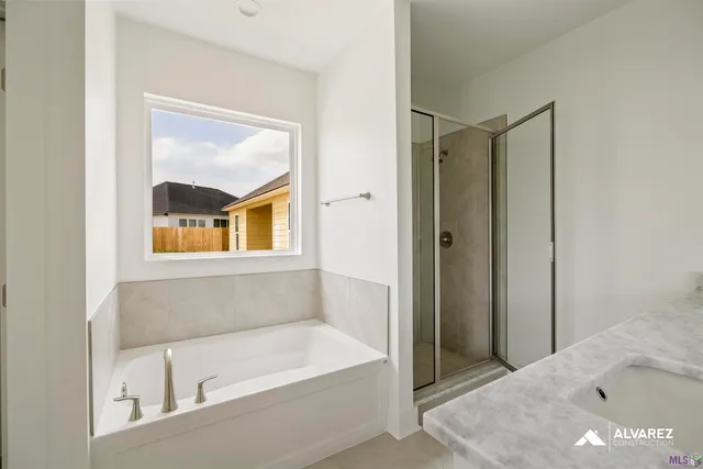 $370,990 | 18960 Frankel Avenue, Zachary, LA 70791