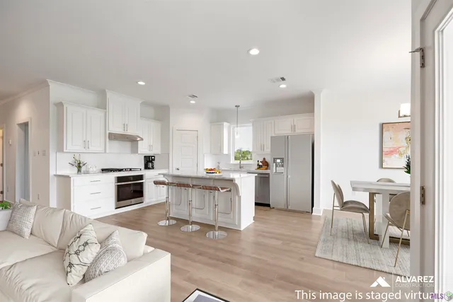 $370,990 | 18960 Frankel Avenue, Zachary, LA 70791