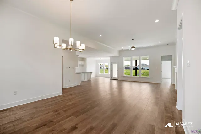 $370,990 | 18960 Frankel Avenue, Zachary, LA 70791