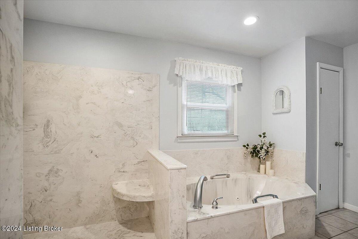1122 Riverside Drive Prospect, KY 40059 - Photo 34 of 87 Linen closet in bath