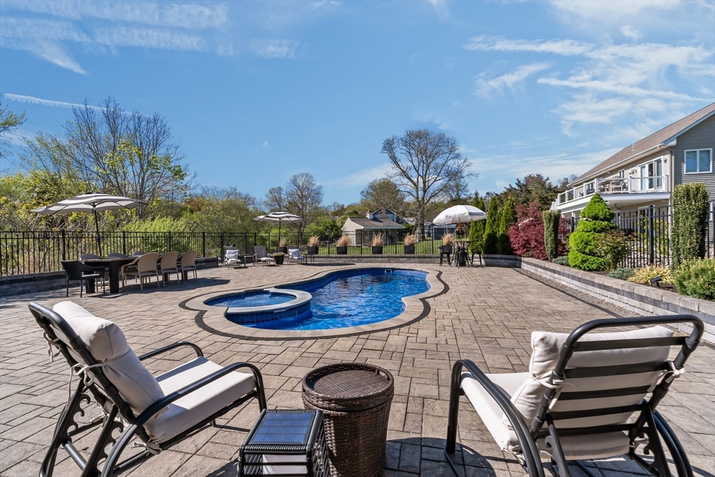 517 Pearse Road Swansea, MA 02777 - Photo 34 of 42 Gallery Image 34
