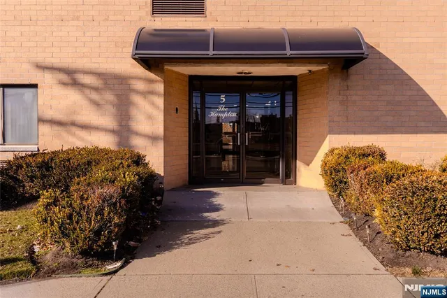 $2,350 | 5 Linden Street, Unit 2H, Hackensack, NJ 07601