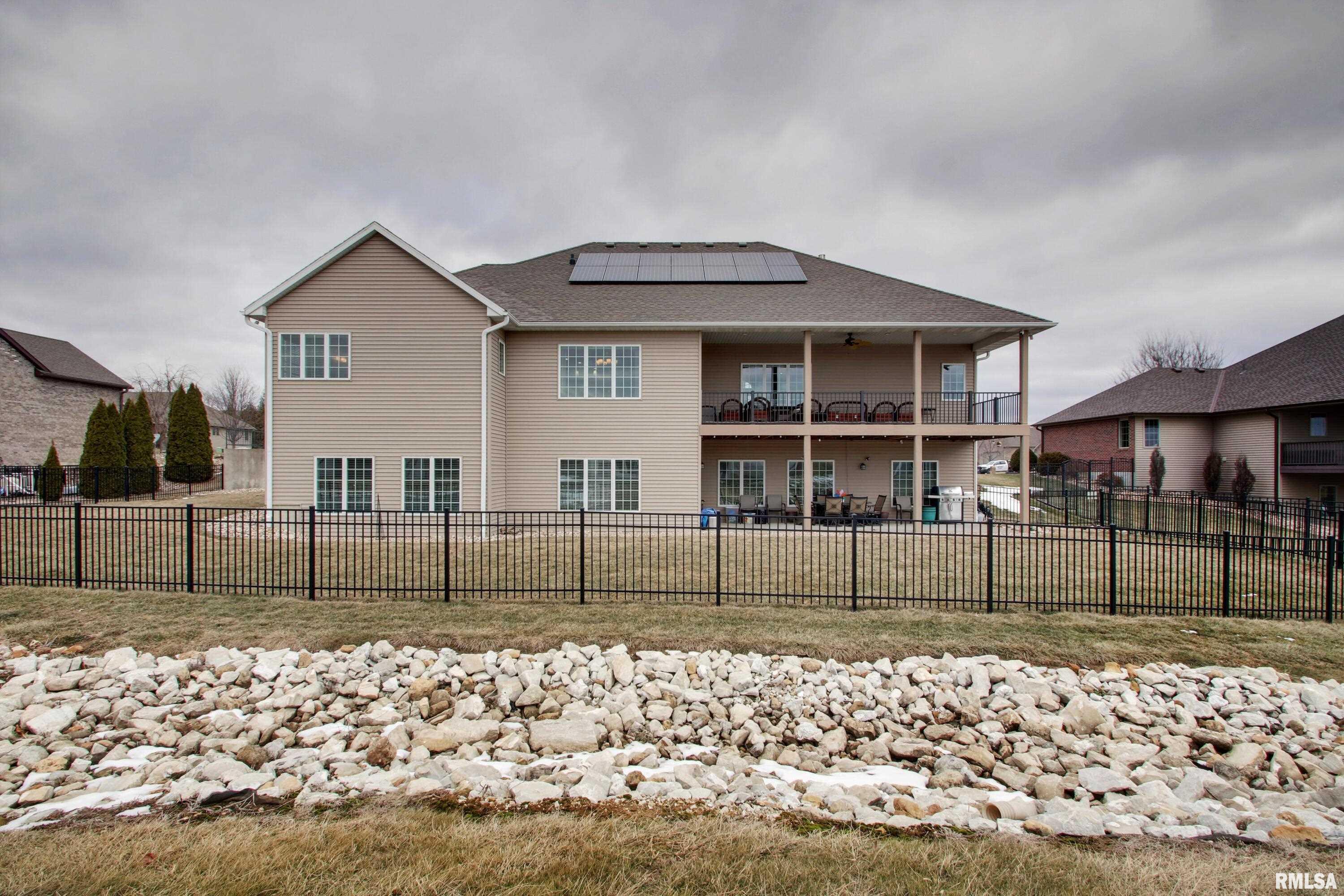 4706 Caleb Lane Quincy, IL 62305 - Photo 2 of 32