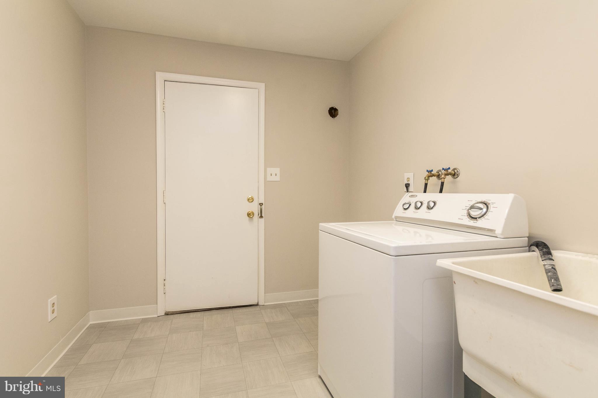 746 Chapel Ridge Road Lutherville-Timonium, MD 21093 - Photo 16 of 30 Laundry - Mud Room