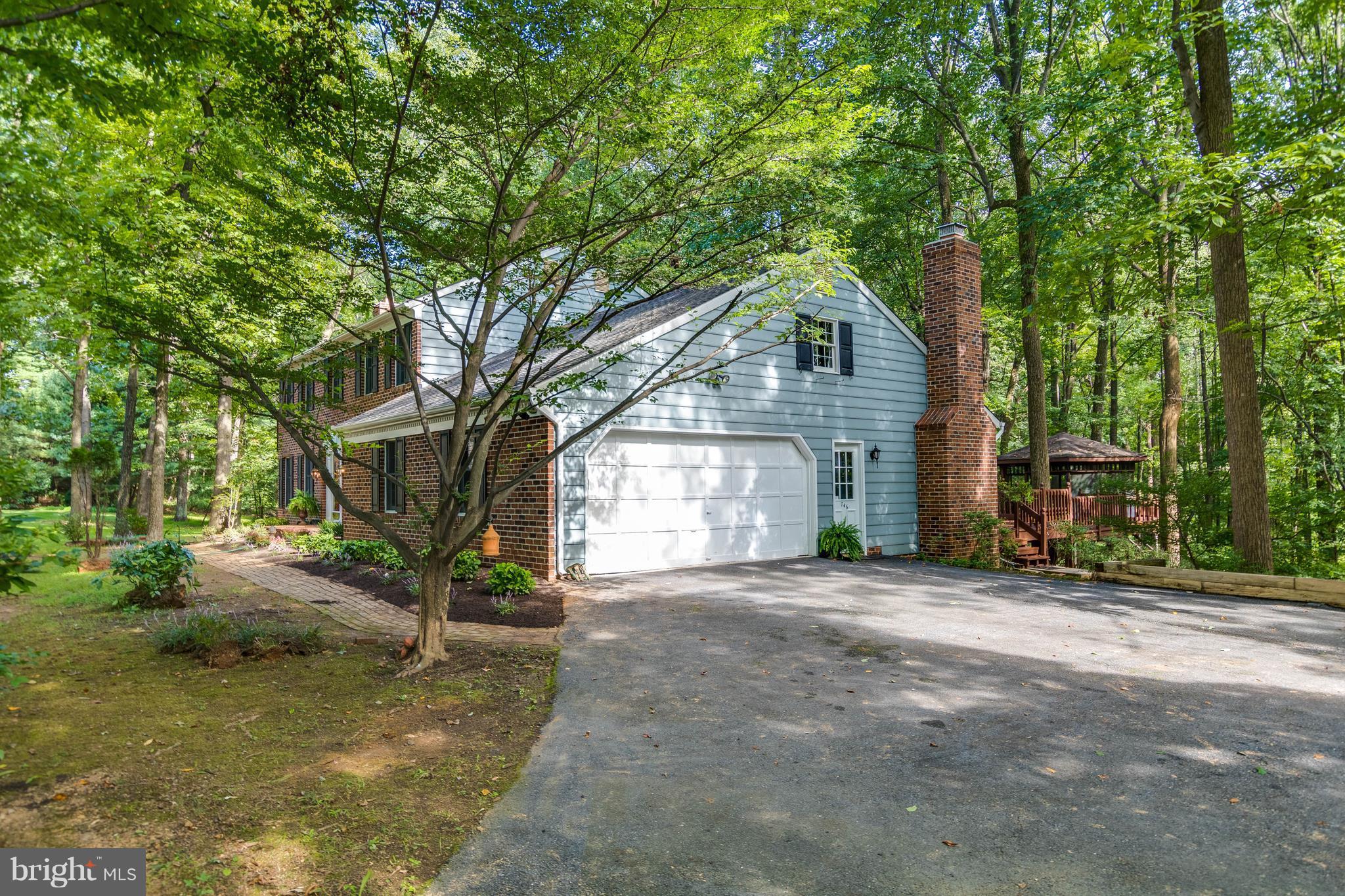 Oversized Side-Load 2 Car Garage