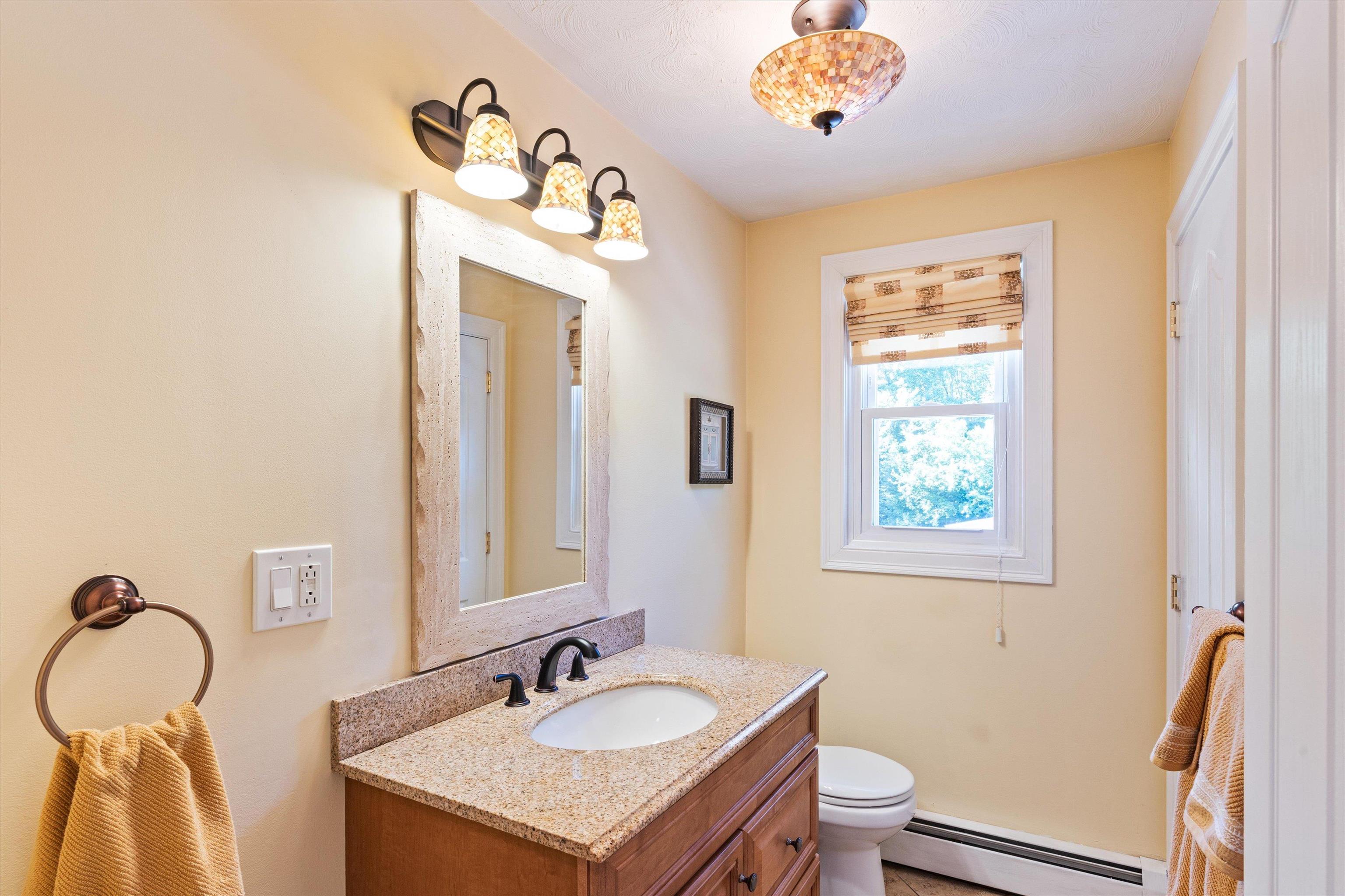2 Tallant Road Pelham, NH 03076 - Photo 4 of 40