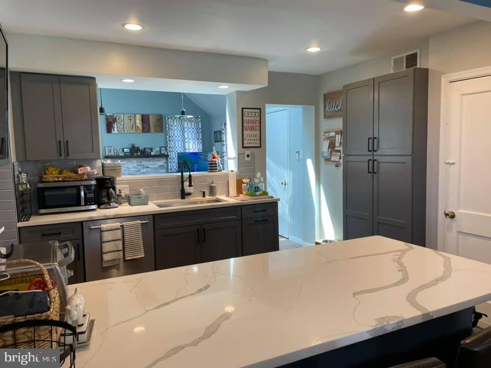 18 North Malin Road Broomall, PA 19008 - Photo 3 of 6
