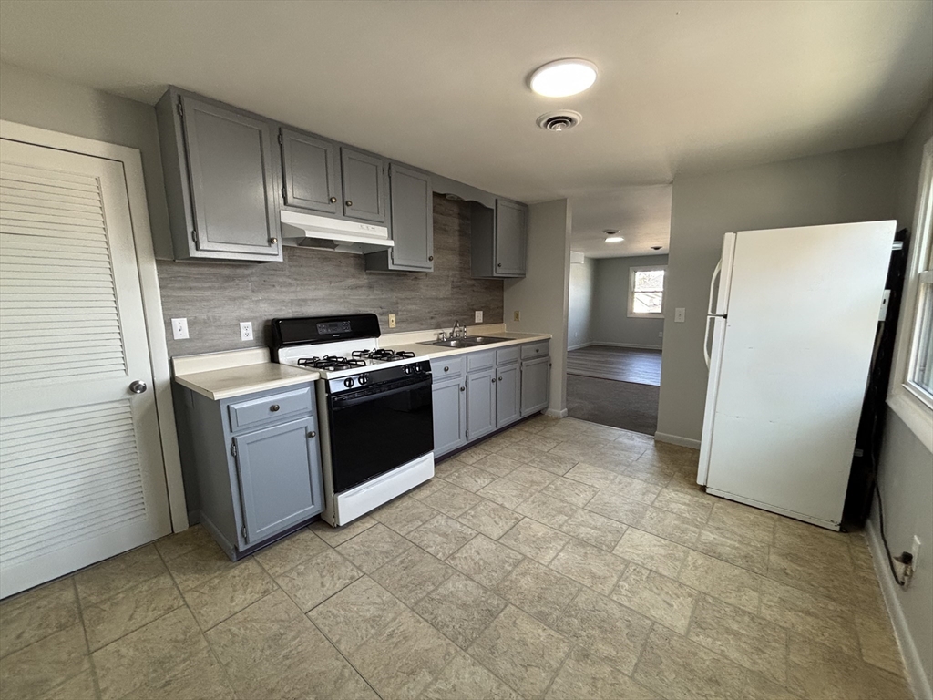 199 Flint Street, Unit 2R Fall River, MA 02723 - Photo 2 of 10