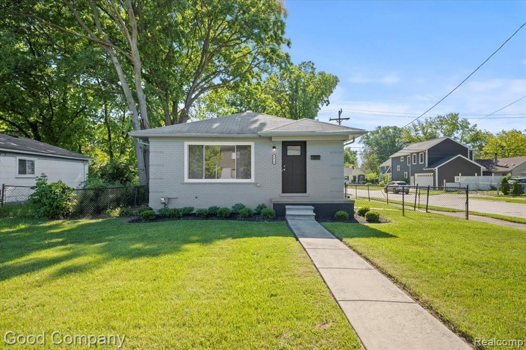 4014 Greenfield Road Berkley, MI 48072 - Photo 2 of 41