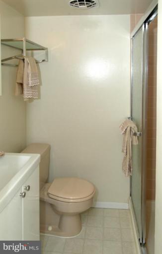 5503 Sedgwick Lane Springfield, VA 22151 - Photo 15 of 23 Bath #2