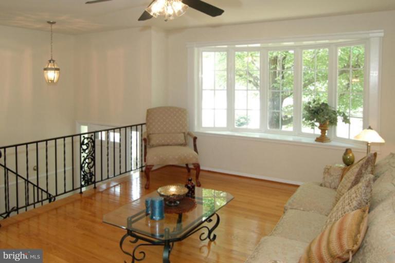 5503 Sedgwick Lane Springfield, VA 22151 - Photo 4 of 23 Living Room #2