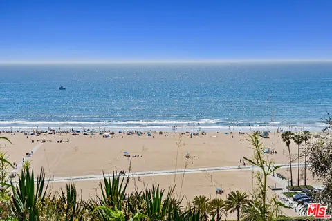 $3,100,000 | 207 Ocean Ave Extension, Santa Monica, CA 90402