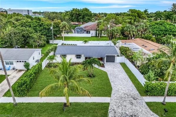 $3,000 | 975 22nd Avenue North, Naples, FL 34103