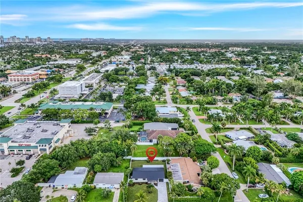 $3,000 | 975 22nd Avenue North, Naples, FL 34103