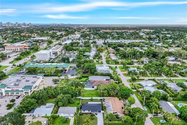$3,000 | 975 22nd Avenue North, Naples, FL 34103