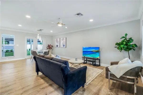 $3,000 | 975 22nd Avenue North, Naples, FL 34103