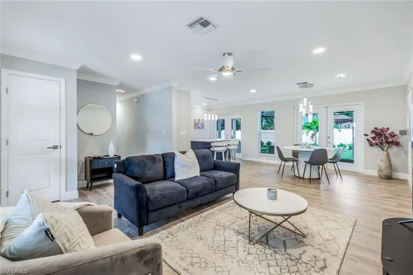 $3,000 | 975 22nd Avenue North, Naples, FL 34103