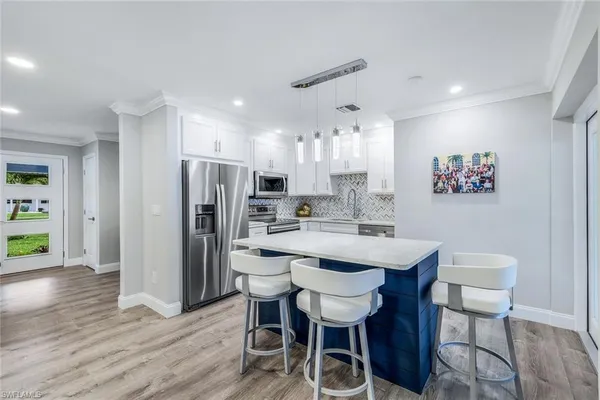 $3,000 | 975 22nd Avenue North, Naples, FL 34103