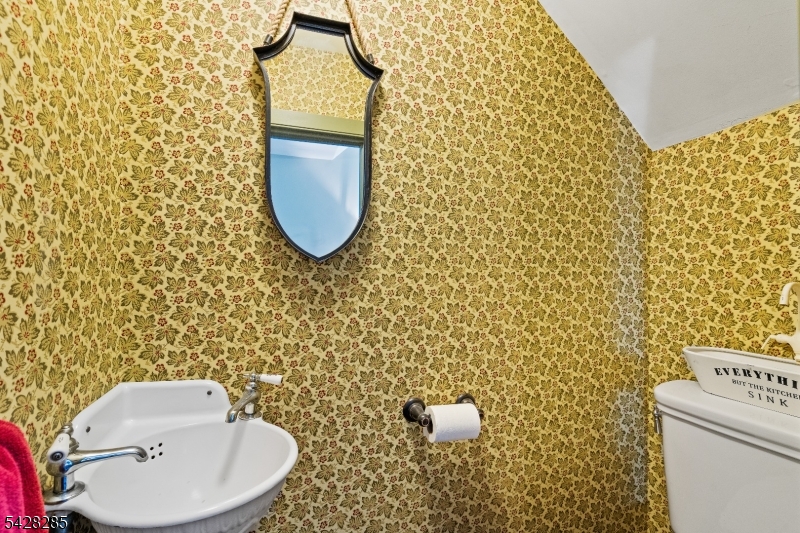 269 Quakertown Road Pittstown, NJ 08867 - Photo 18 of 25 a bathroom with a toilet and a sink