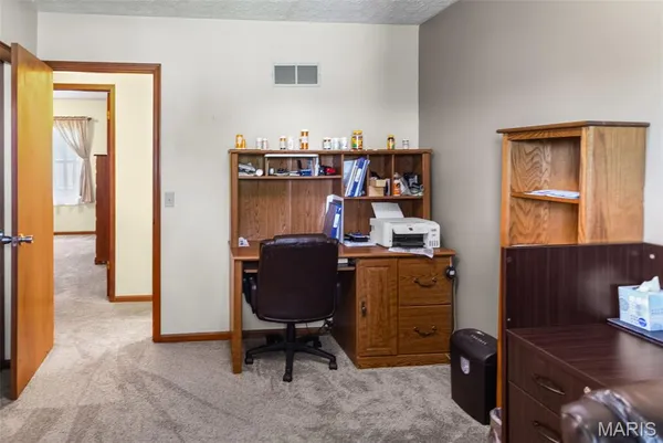 $270,000 | 1204 Cemetery Avenue, Jerseyville, IL 62052