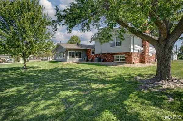 $270,000 | 1204 Cemetery Avenue, Jerseyville, IL 62052