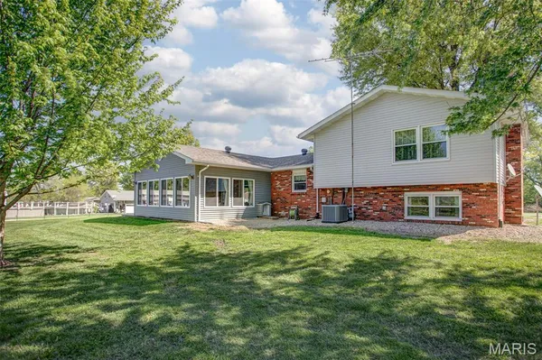 $270,000 | 1204 Cemetery Avenue, Jerseyville, IL 62052