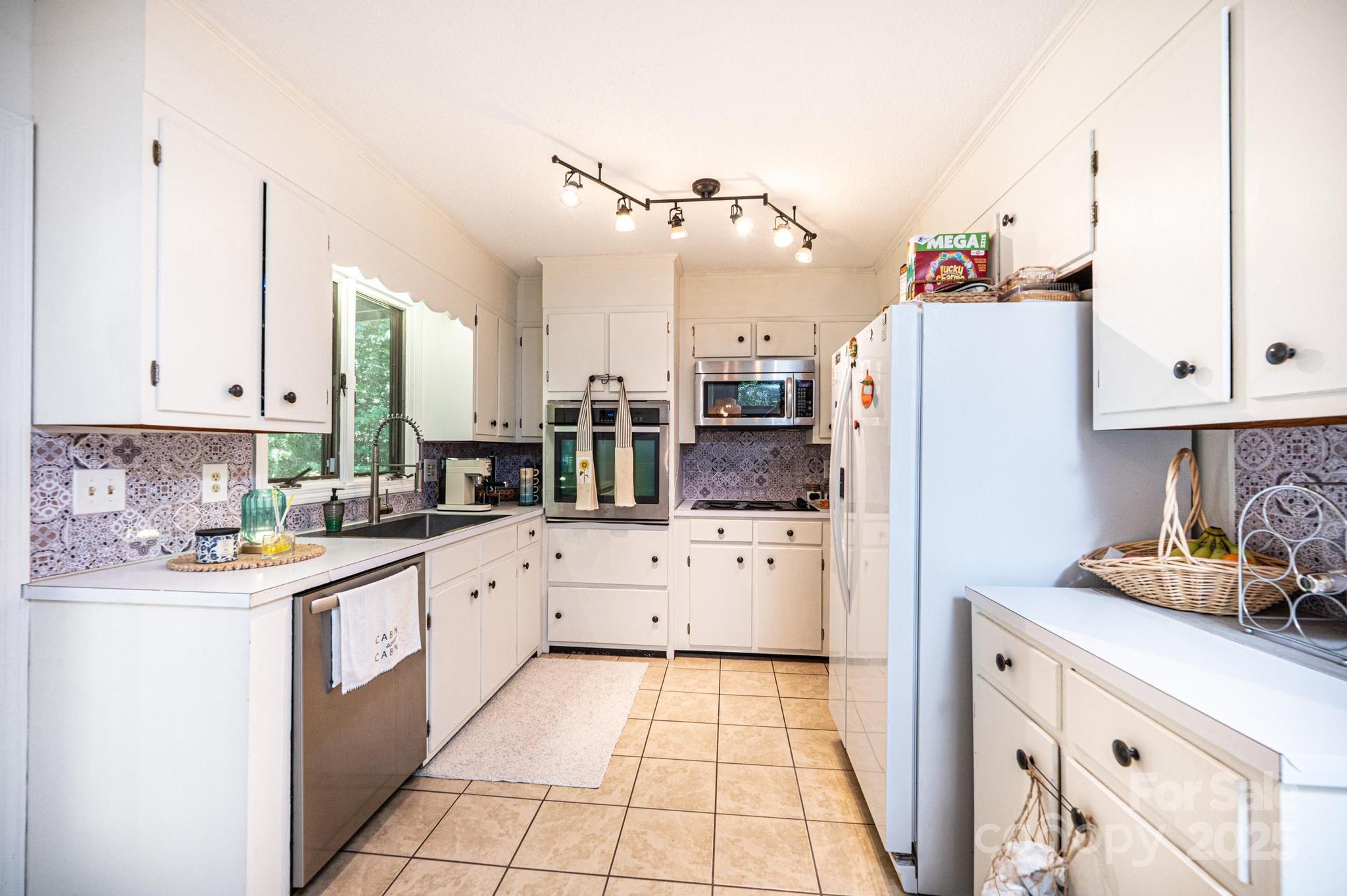 3776 Ram's Club Place Lenoir, NC 28645 - Photo 22 of 32