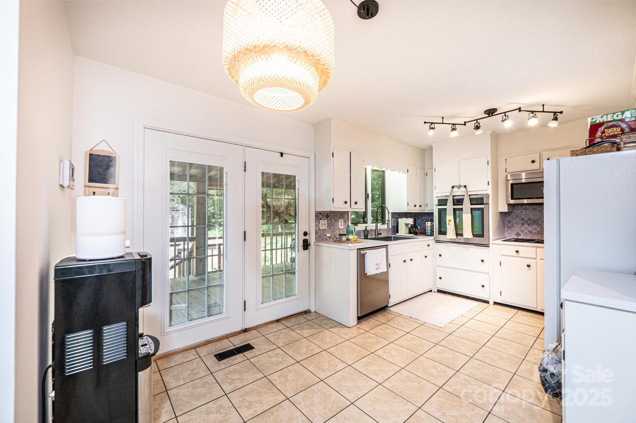 3776 Ram's Club Place Lenoir, NC 28645 - Photo 5 of 32