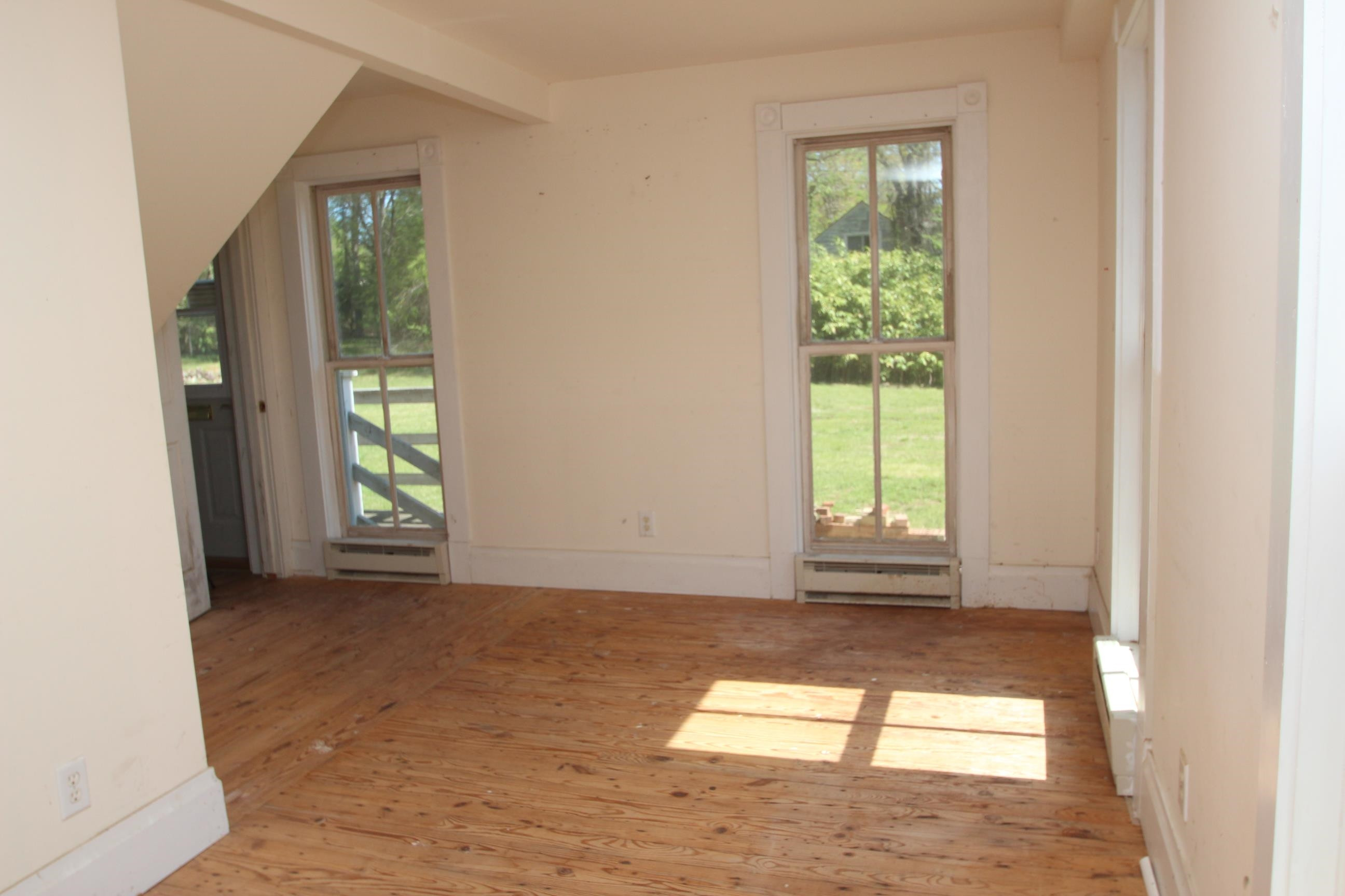 116 Pine Street Carrboro, NC 27510 - Photo 21 of 66 a view of an empty room and window