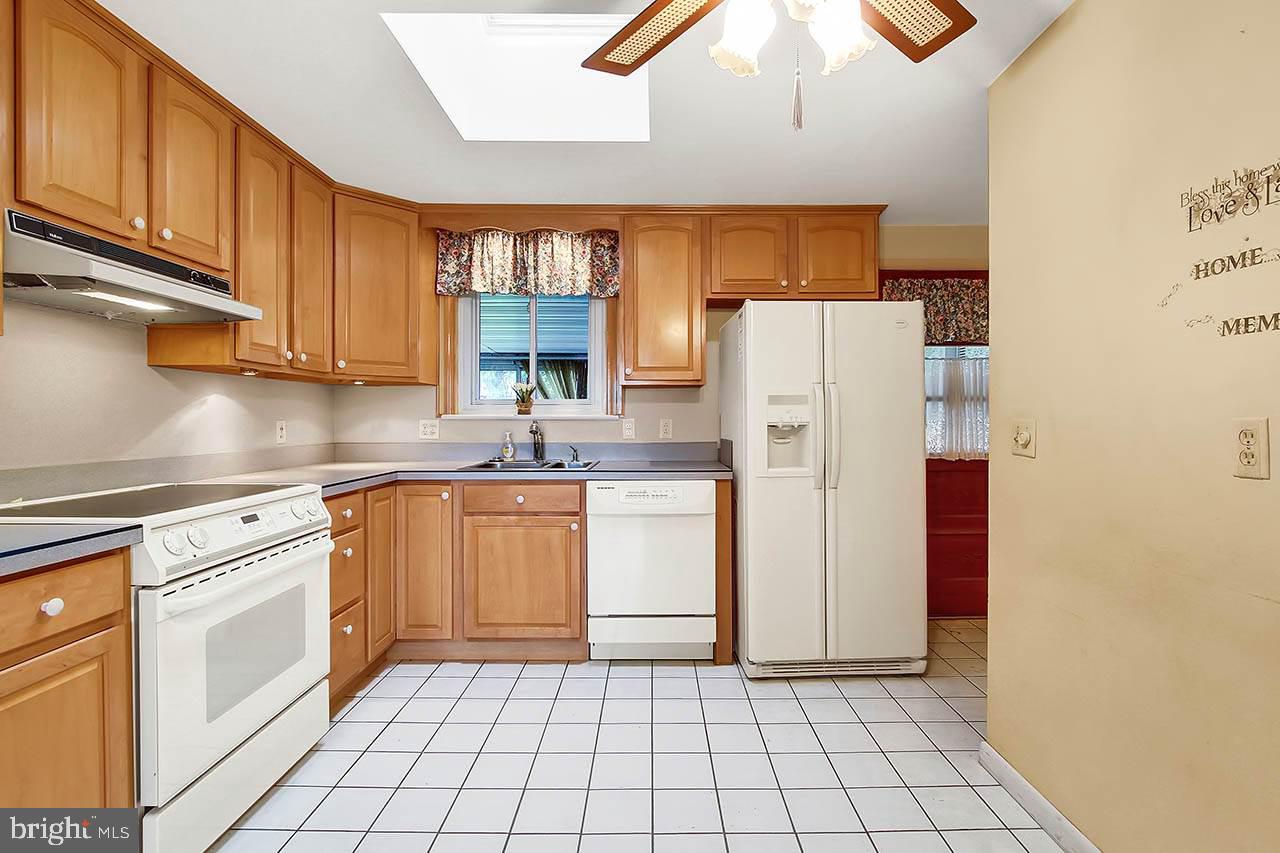 359 Hillcrest Road York, PA 17403 - Photo 7 of 24