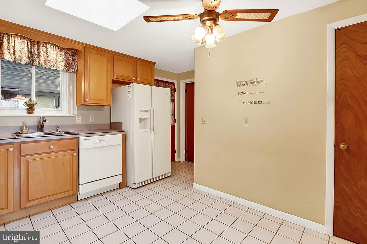 359 Hillcrest Road York, PA 17403 - Photo 8 of 24