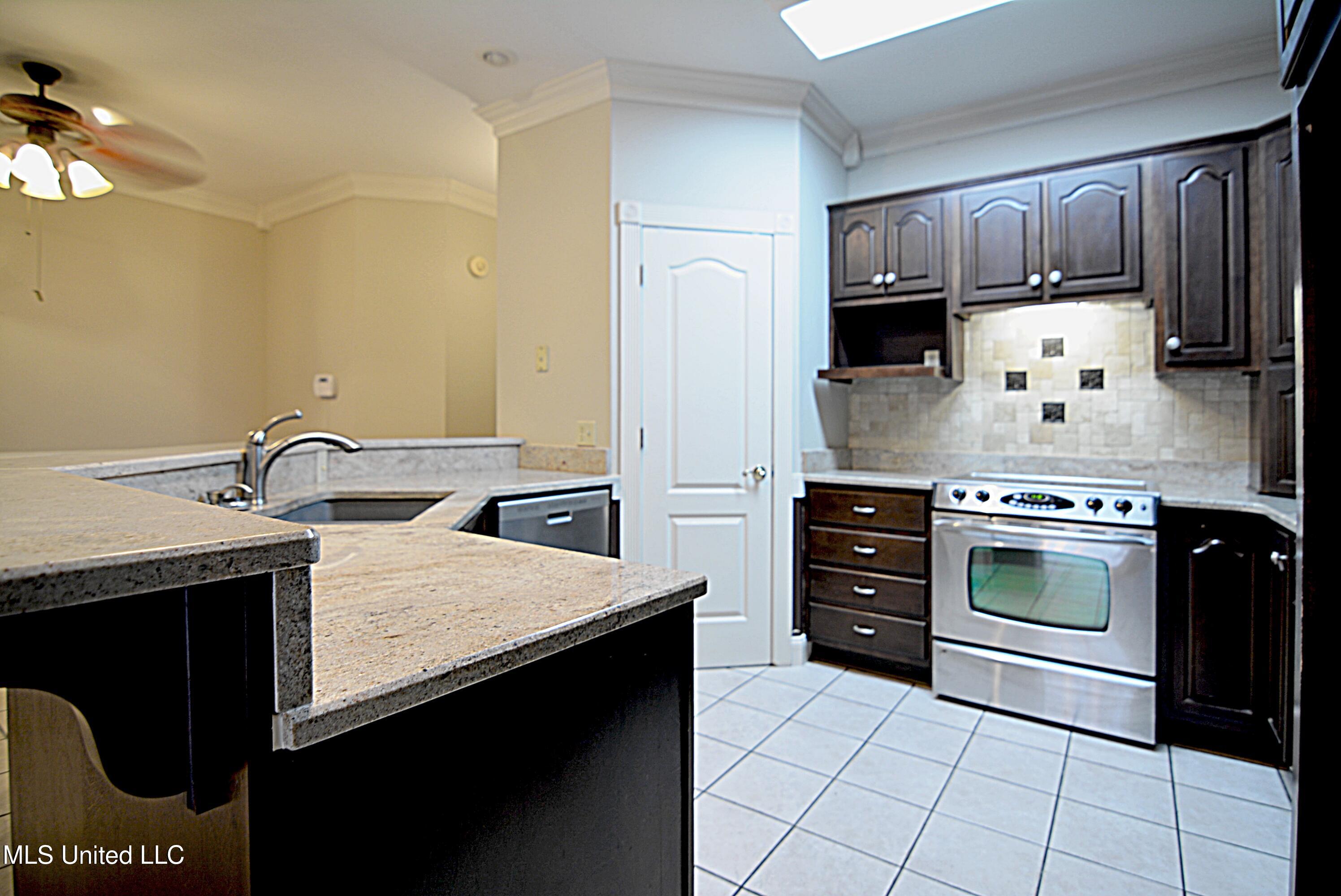 1320 Wooten Road Nesbit, MS 38651 - Photo 11 of 37 Kitchen From Great Room)