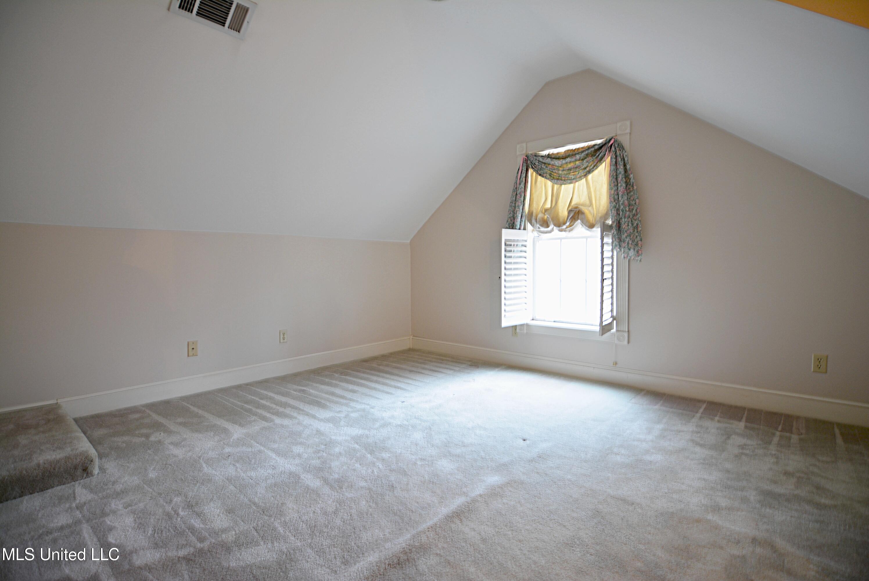 1320 Wooten Road Nesbit, MS 38651 - Photo 25 of 37 Sitting Area