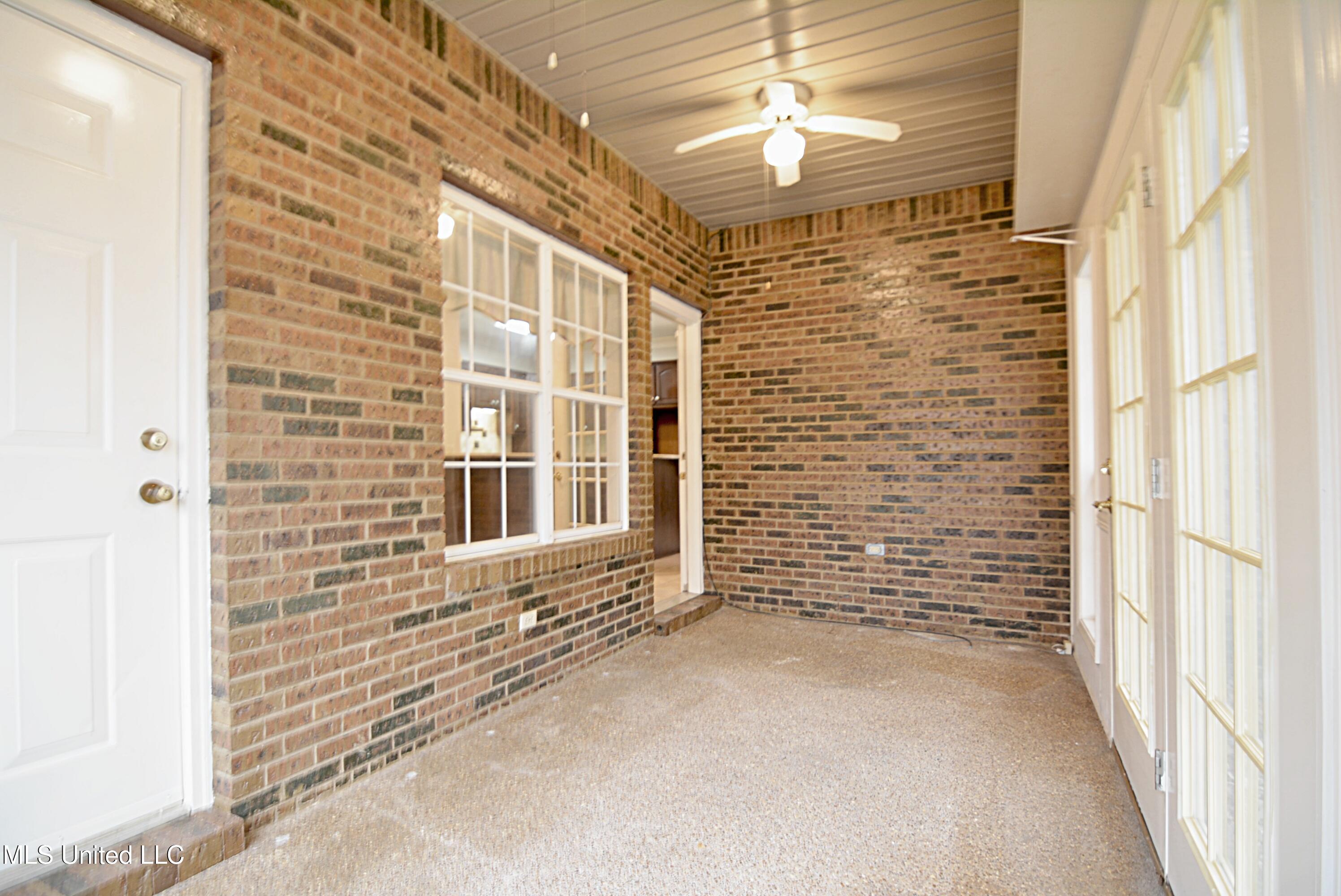 1320 Wooten Road Nesbit, MS 38651 - Photo 29 of 37 Sunroom