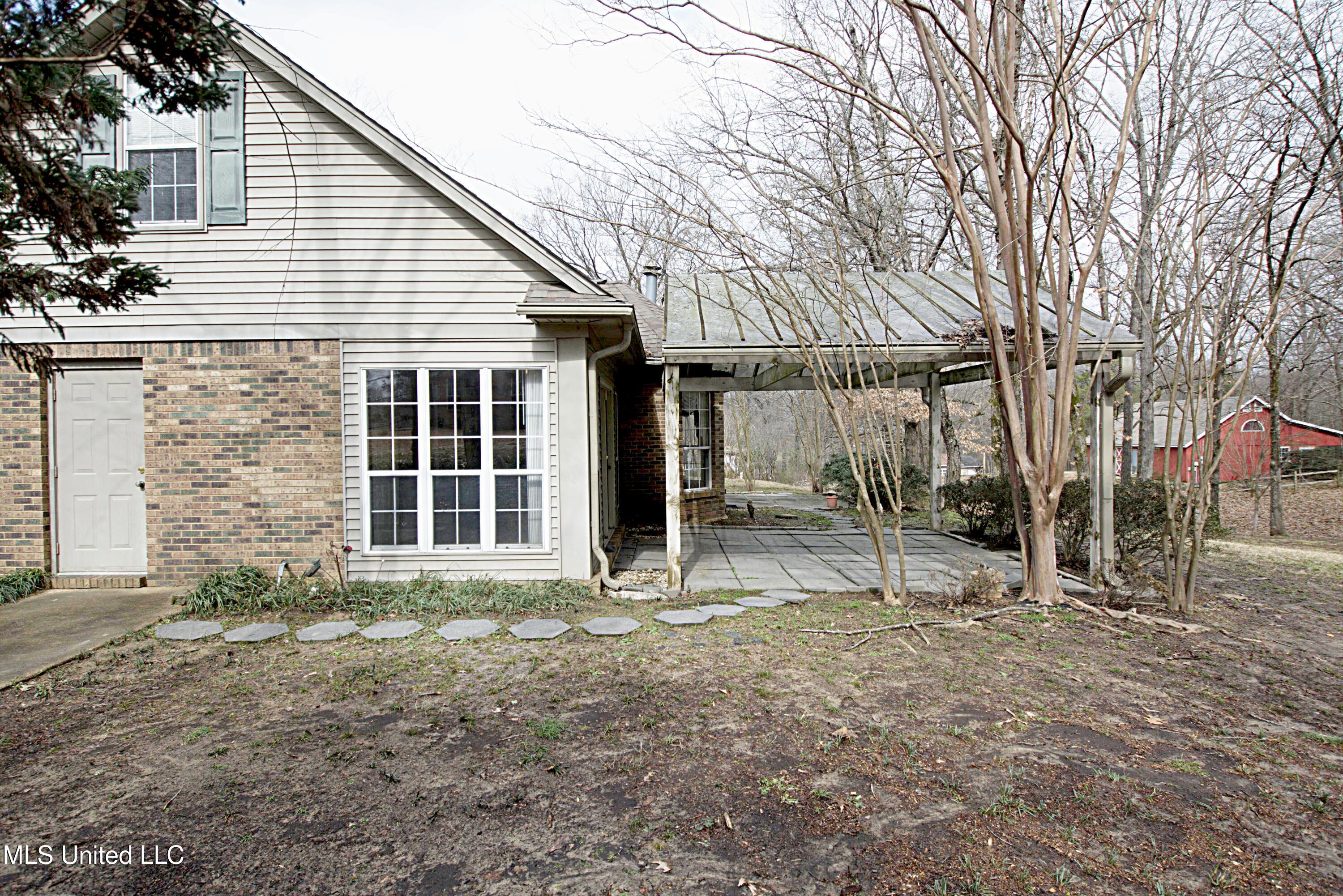 1320 Wooten Road Nesbit, MS 38651 - Photo 33 of 37 Arbor from Side