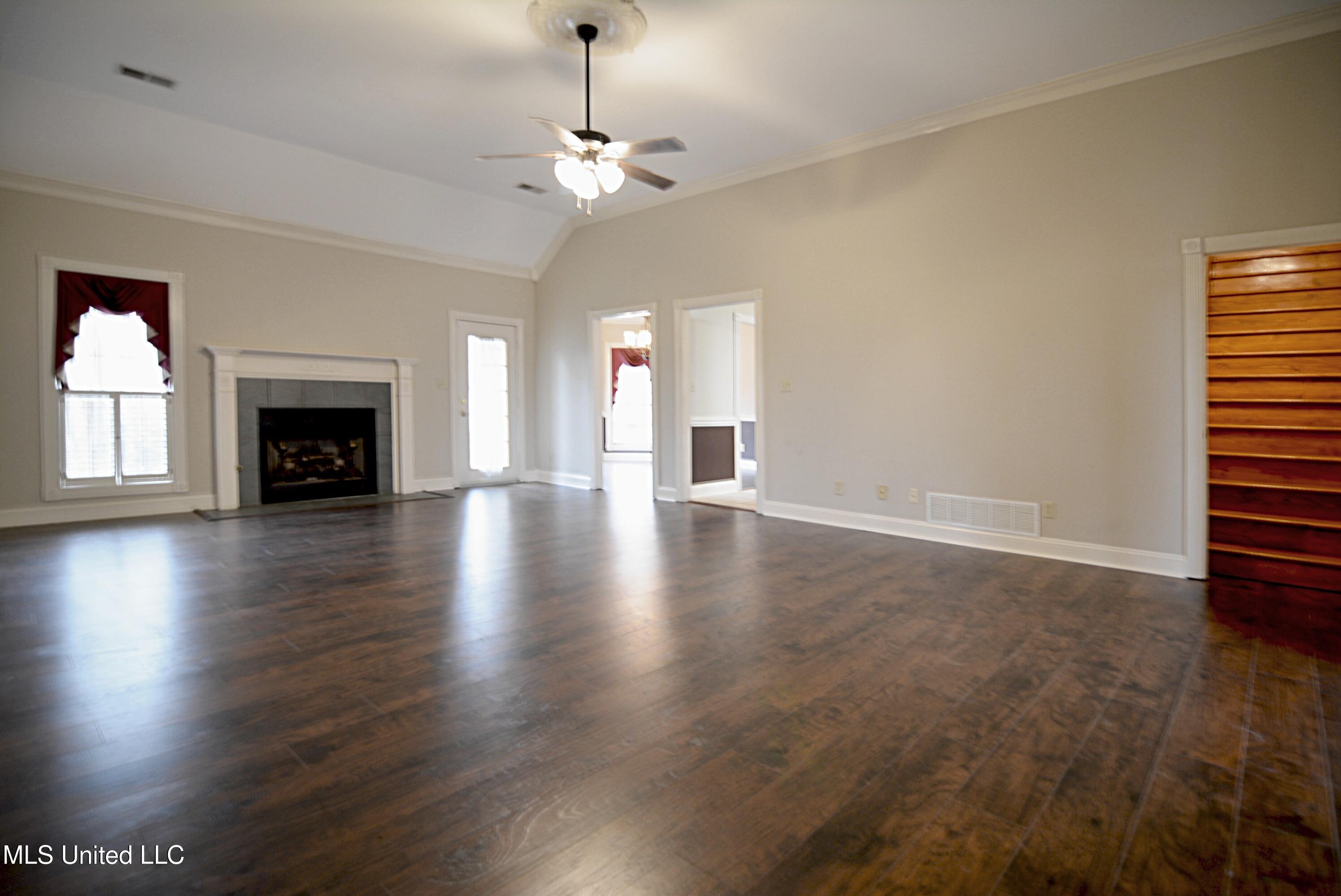 1320 Wooten Road Nesbit, MS 38651 - Photo 8 of 37 Great Room from Hall