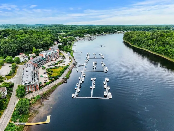 $1,079,000 | 60 Merrimac Street, Unit 403, Amesbury, MA 01913